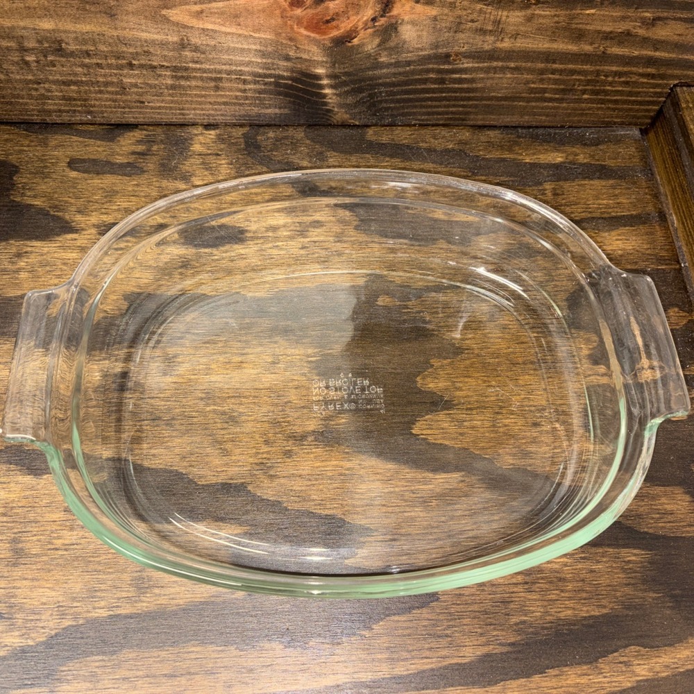 VINTAGE  PYREX 704 CASSEROLE DISH ROASTER W/HANDLES GLASS OVAL 4L